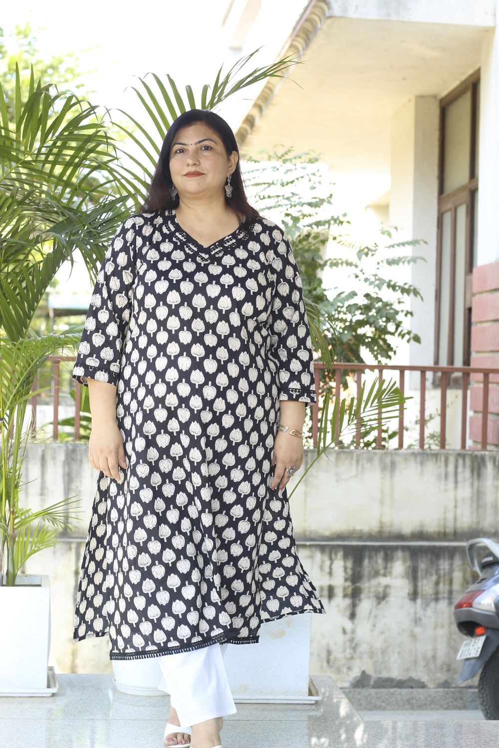 Plus Size Black Lotus Kurta